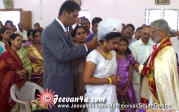 Sojan Deepa Wedding Photo Album